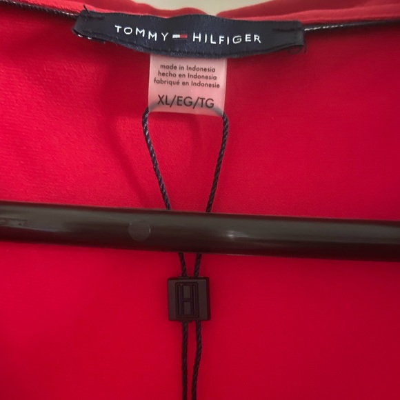 NWT Tommy Hilfiger Shirt - Picture 3 of 4